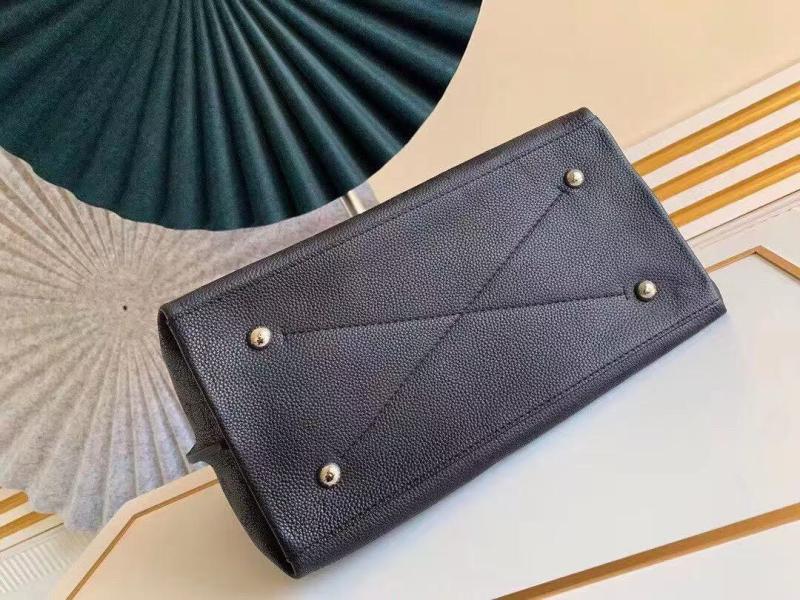 Louis Vuitton Carmel – 1:1 Replika Beuteltasche aus Mahina-Leder